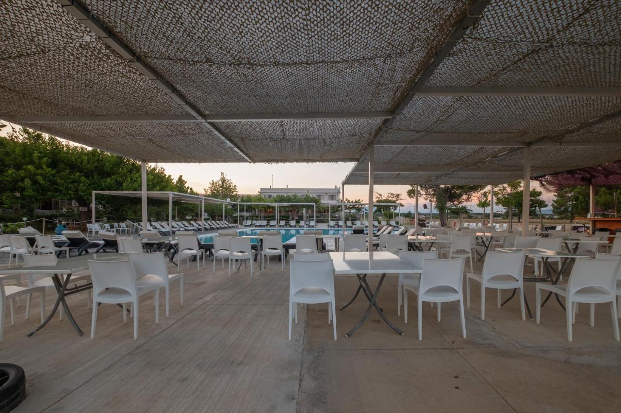 Buka Sandy Beach Messíni المظهر الخارجي الصورة