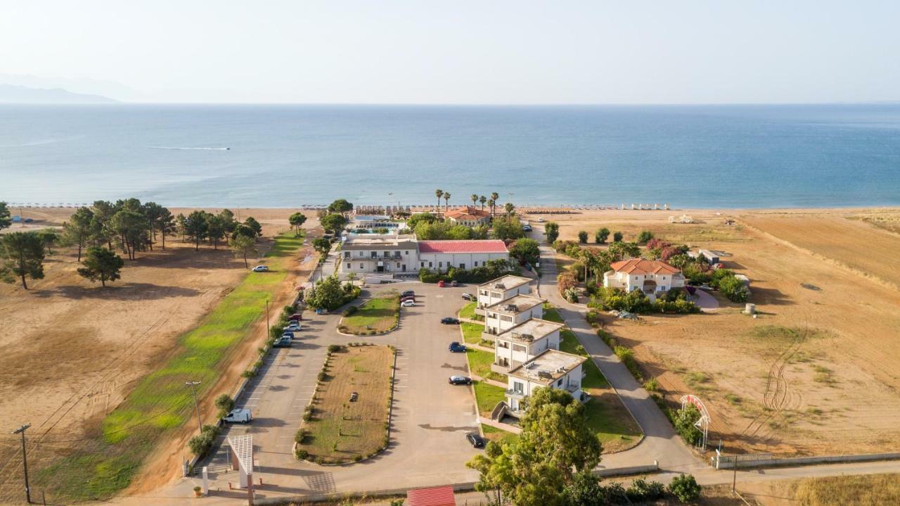 Buka Sandy Beach Messíni المظهر الخارجي الصورة